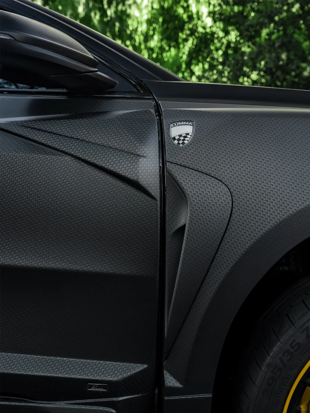 Dry Carbon Fiber vs. Dry Forged Carbon Fiber: The Pinnacle of Lightweight Performance